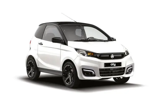 Illustrazione Modello Macchina 50cc AIXAM City Car