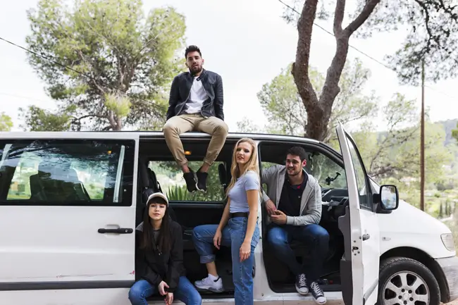 Pulmino 9 Posti preso a Noleggio a Roma per Gita turistica fuori zona