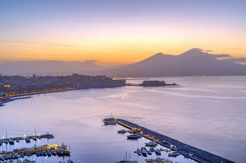 Il vulcano più famoso al mondo, Il vesuvio a Napoli